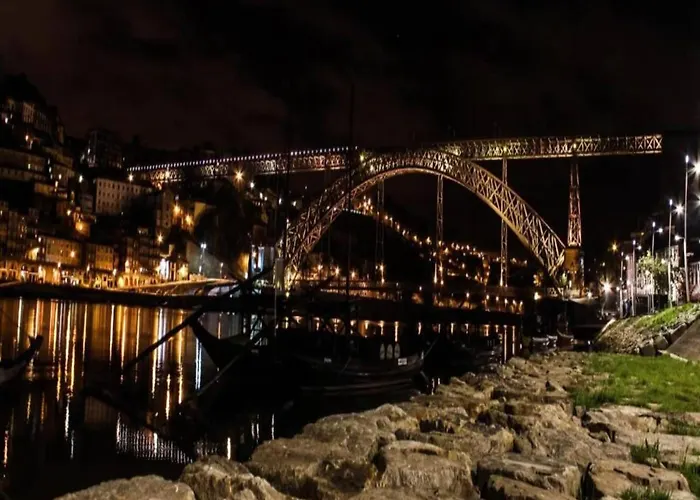 Chic Escape Spacious & Appartamento Oporto