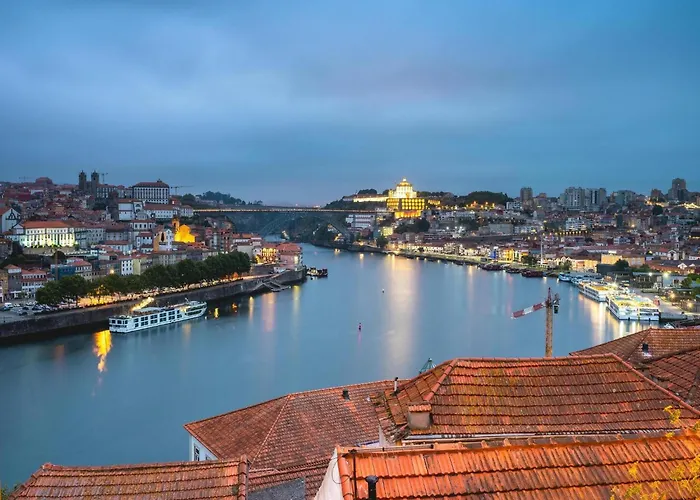 Chic Escape Spacious & Appartamento Oporto